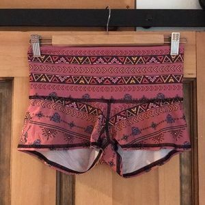 teeki choose roses shorts pink